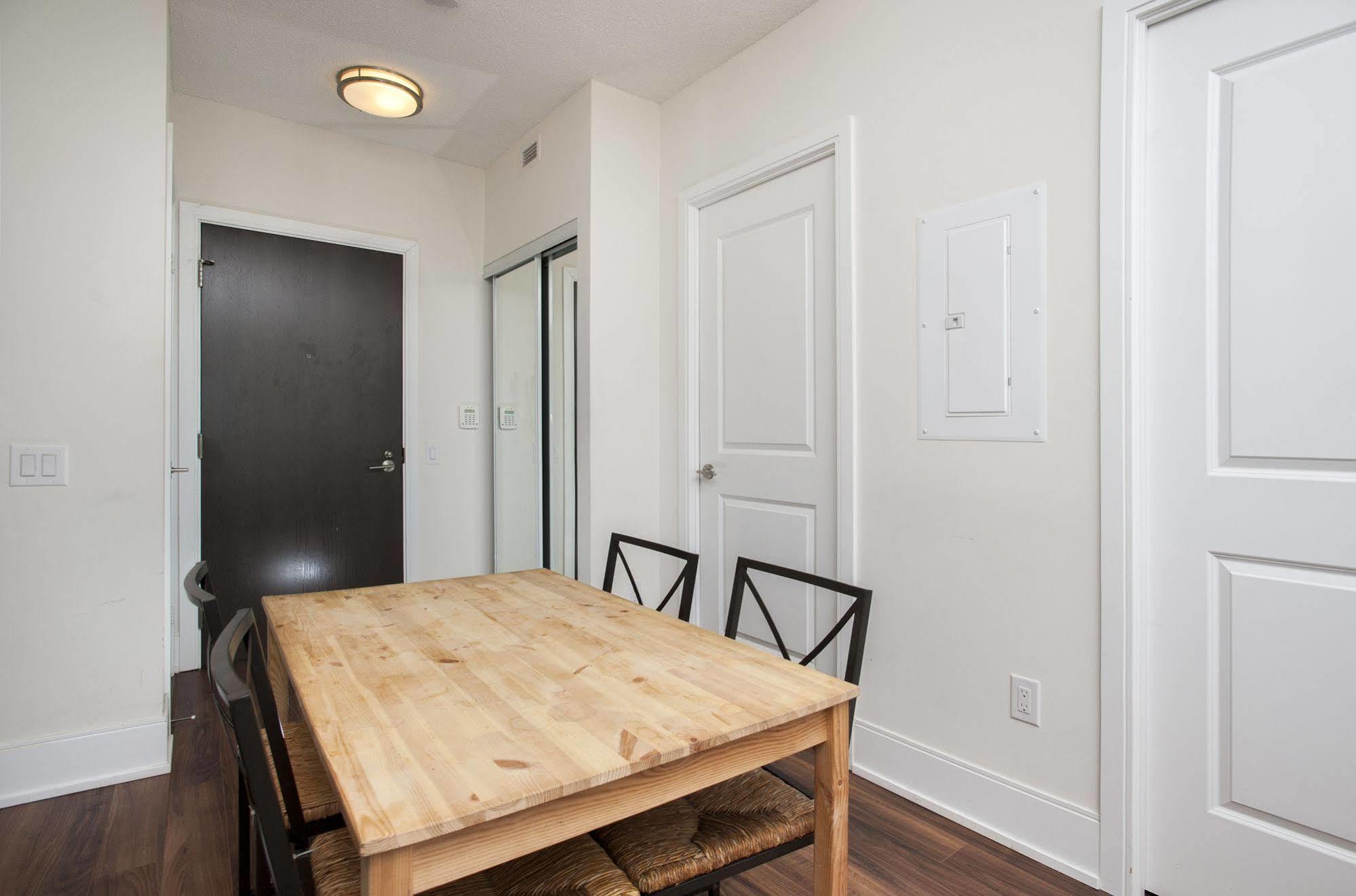 Life Suites Luxury Downtown Condos Toronto Zewnętrze zdjęcie